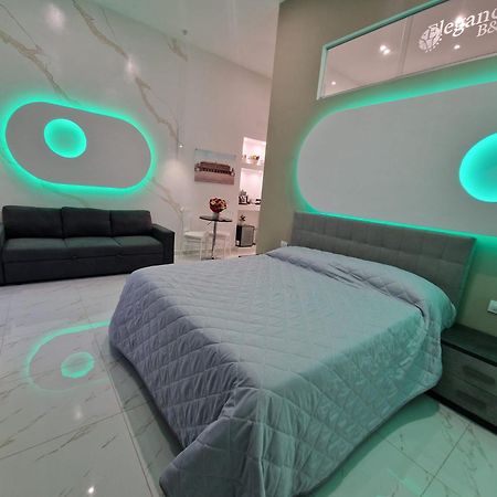 Elegance B&B เนเปิลส์ ภายนอก รูปภาพ
