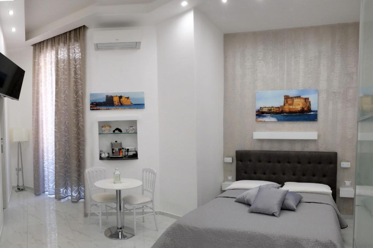 Elegance B&B เนเปิลส์ ภายนอก รูปภาพ