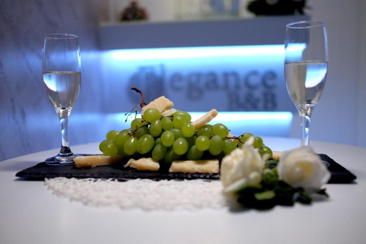 Elegance B&B เนเปิลส์ ภายนอก รูปภาพ