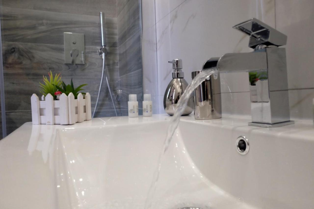 Elegance B&B เนเปิลส์ ภายนอก รูปภาพ