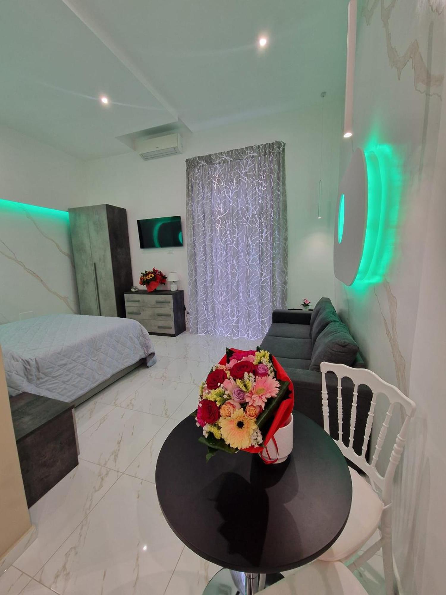 Elegance B&B เนเปิลส์ ภายนอก รูปภาพ